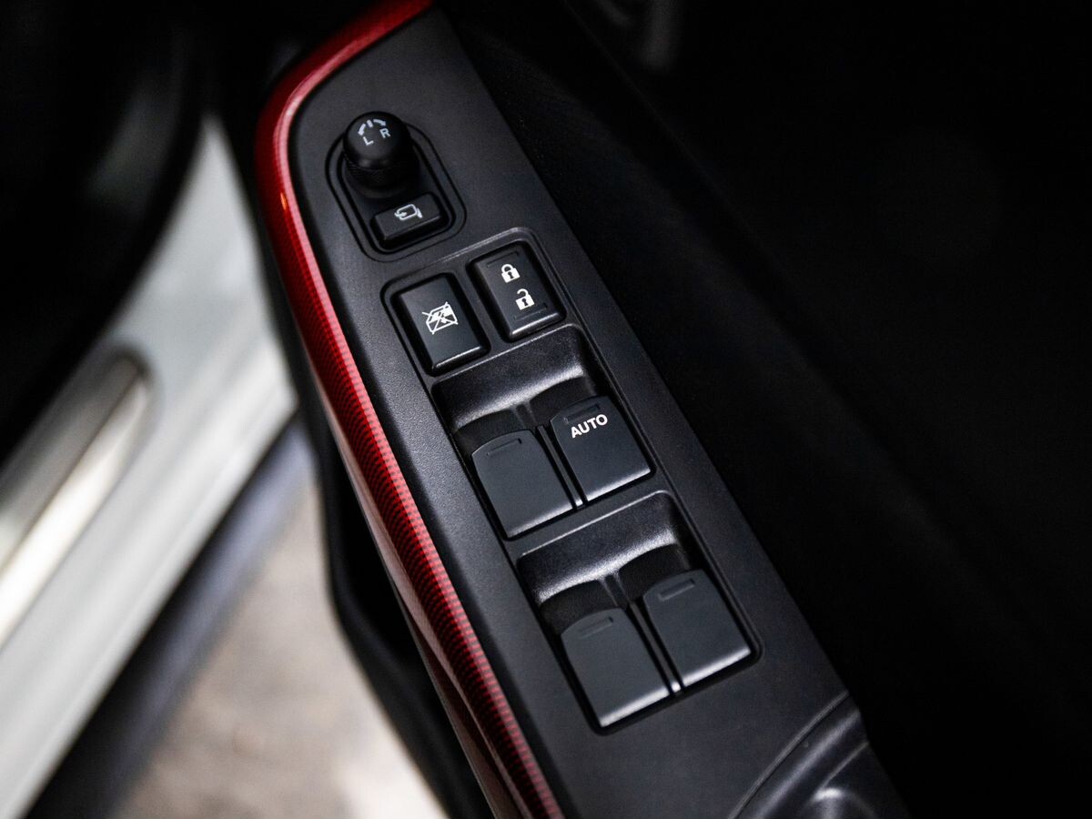 Suzuki Swift 2018 - фото автомобиля