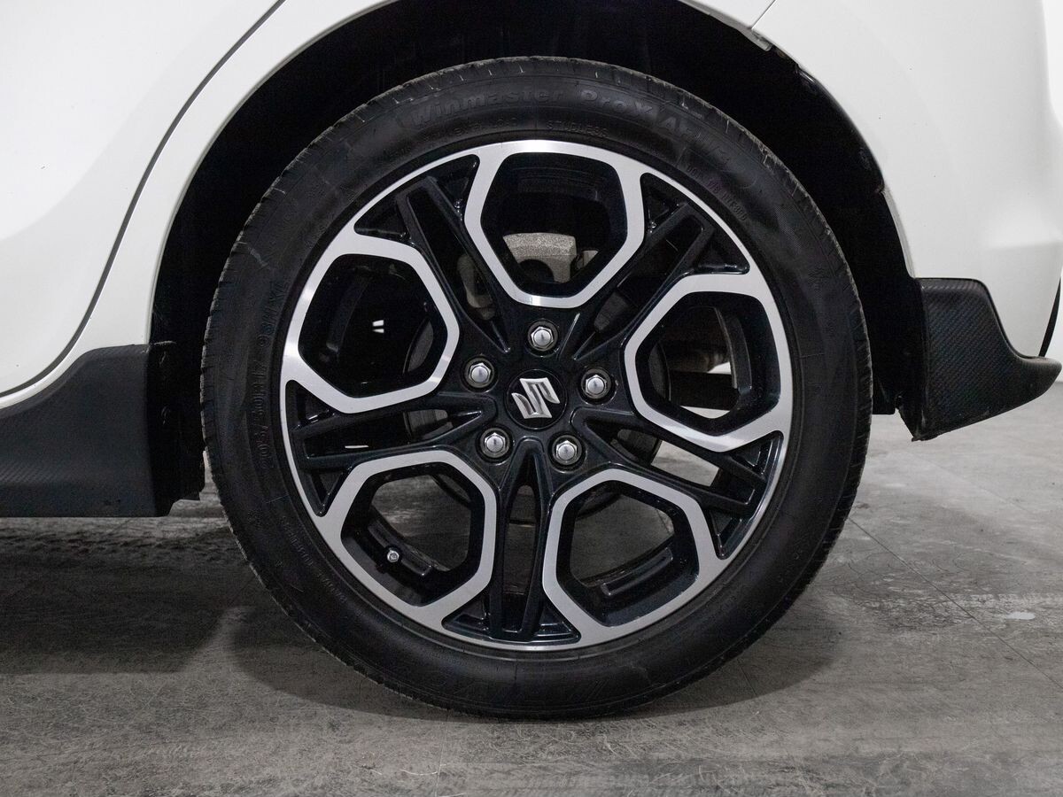 Suzuki Swift 2018 - фото автомобиля