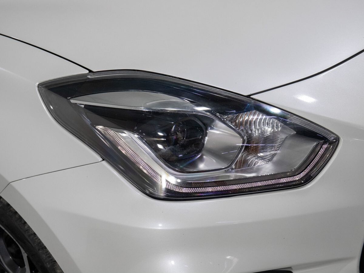 Suzuki Swift 2018 - фото автомобиля