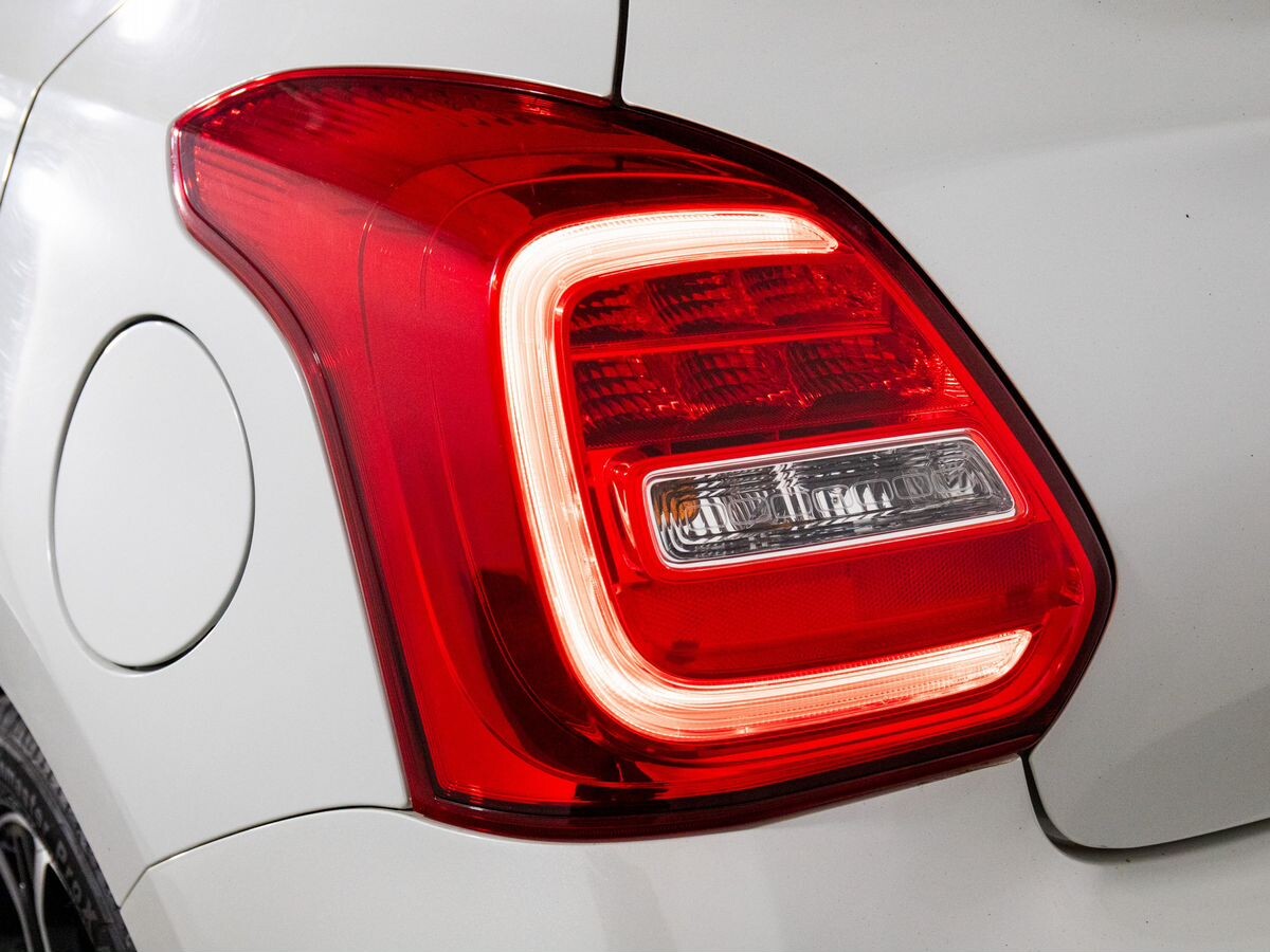 Suzuki Swift 2018 - фото автомобиля