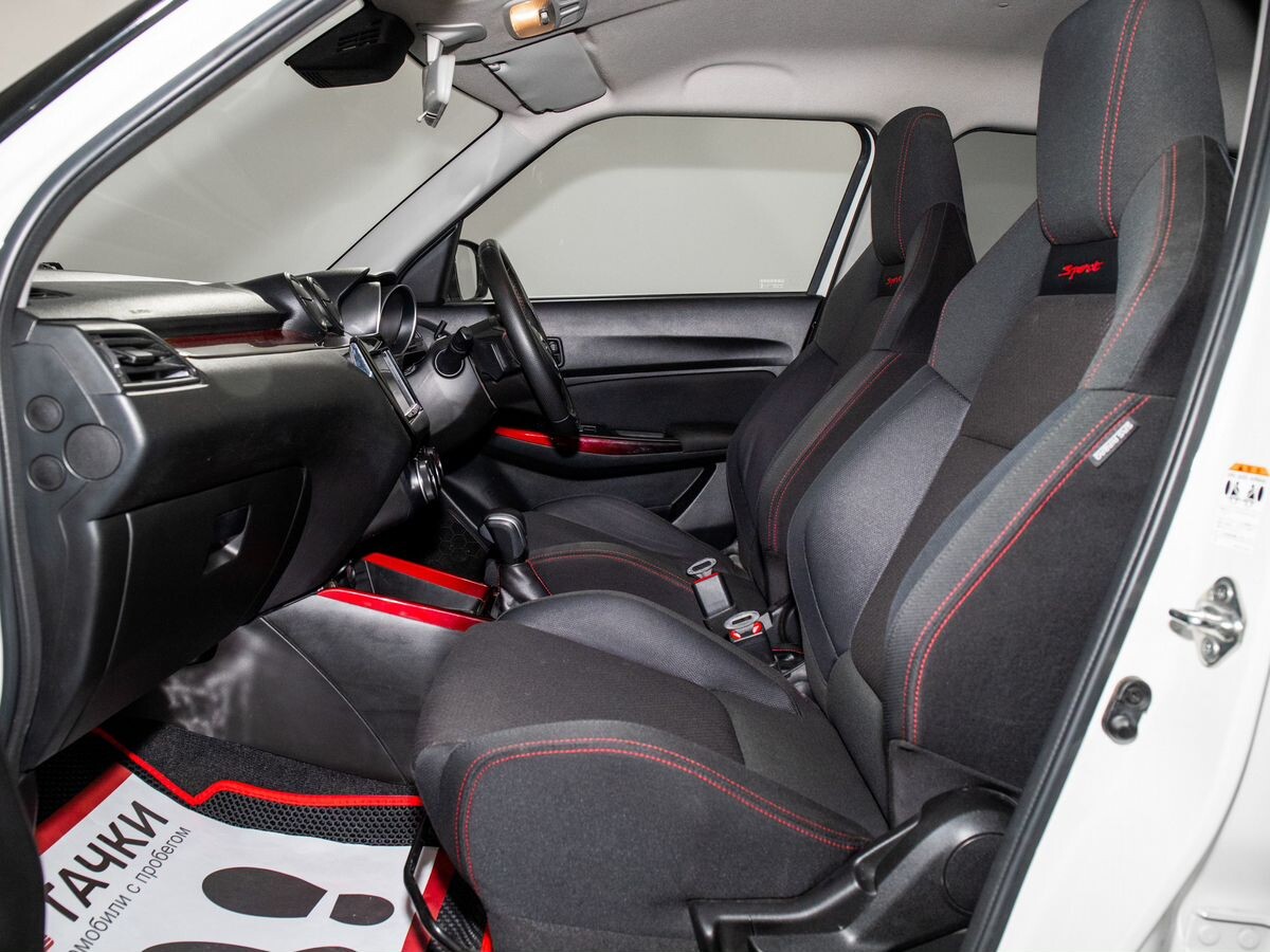 Suzuki Swift 2018 - фото автомобиля