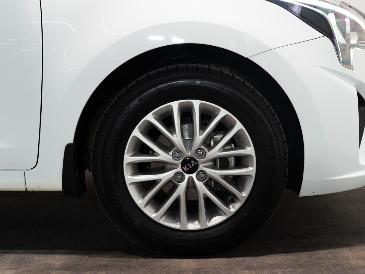 Kia Rio 2021 - фото автомобиля