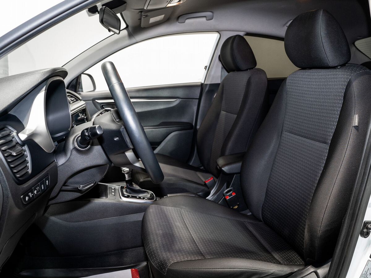 Kia Rio 2021 - фото автомобиля