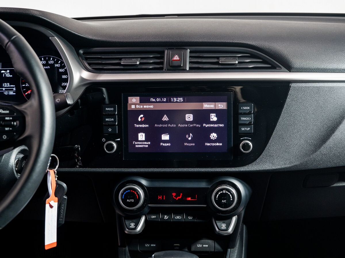 Kia Rio 2021 - фото автомобиля