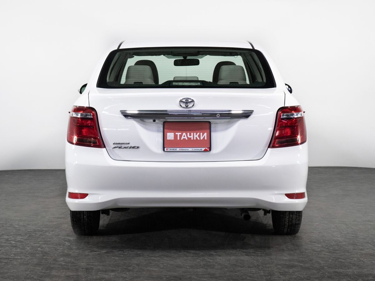 Toyota Corolla 2017 - фото автомобиля