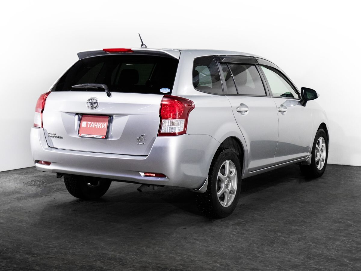 Toyota Corolla 2013 - фото автомобиля