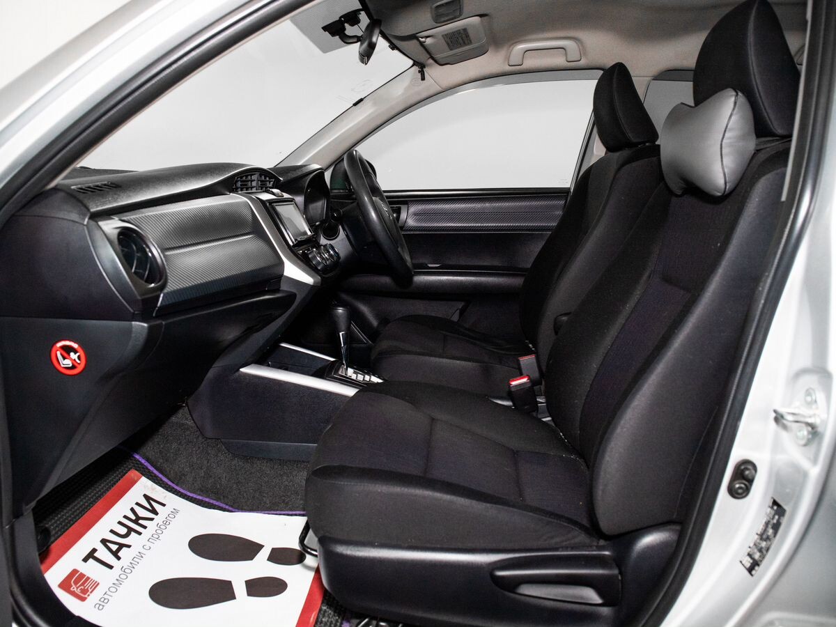 Toyota Corolla 2013 - фото автомобиля