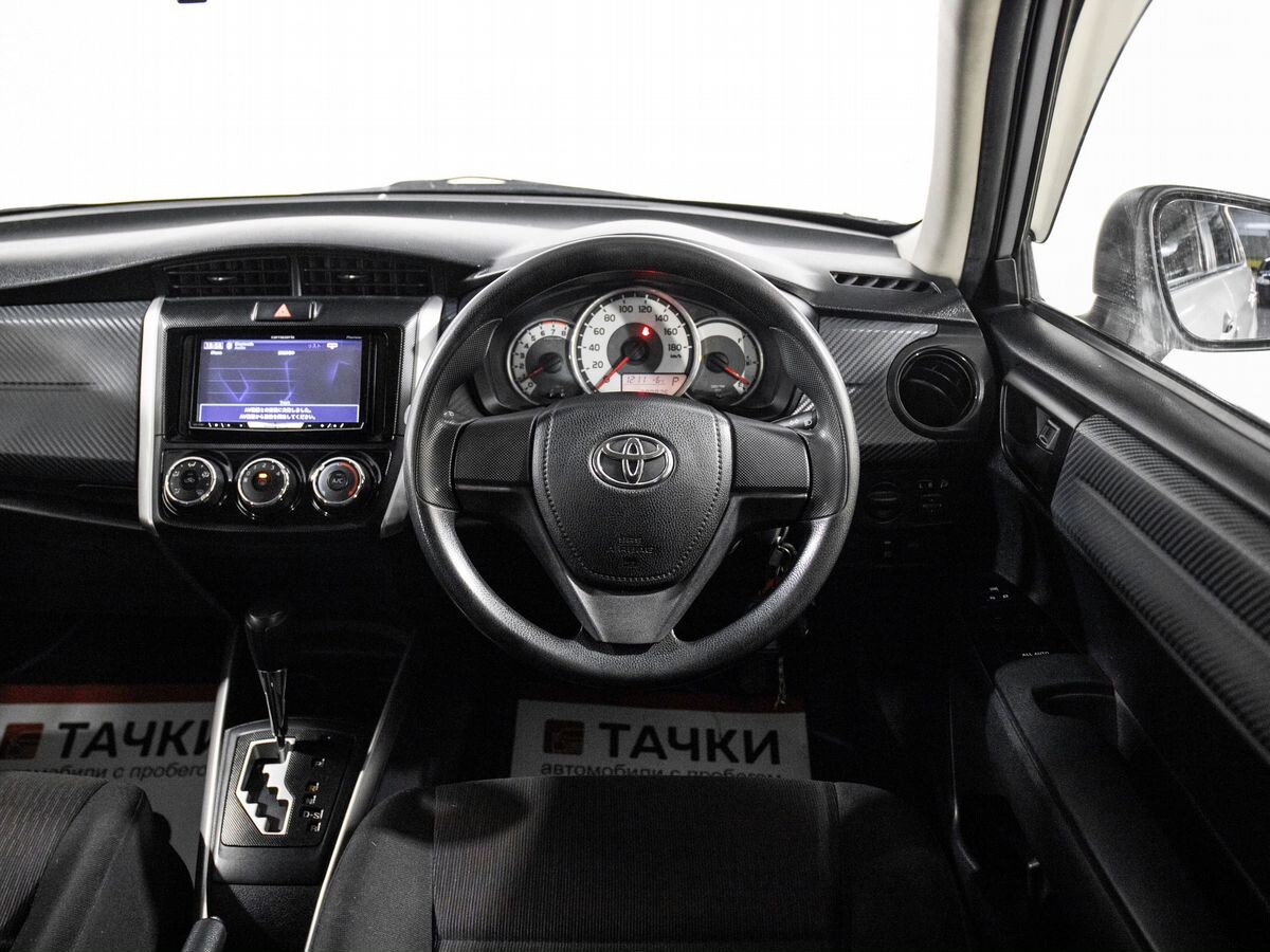Toyota Corolla 2013 - фото автомобиля
