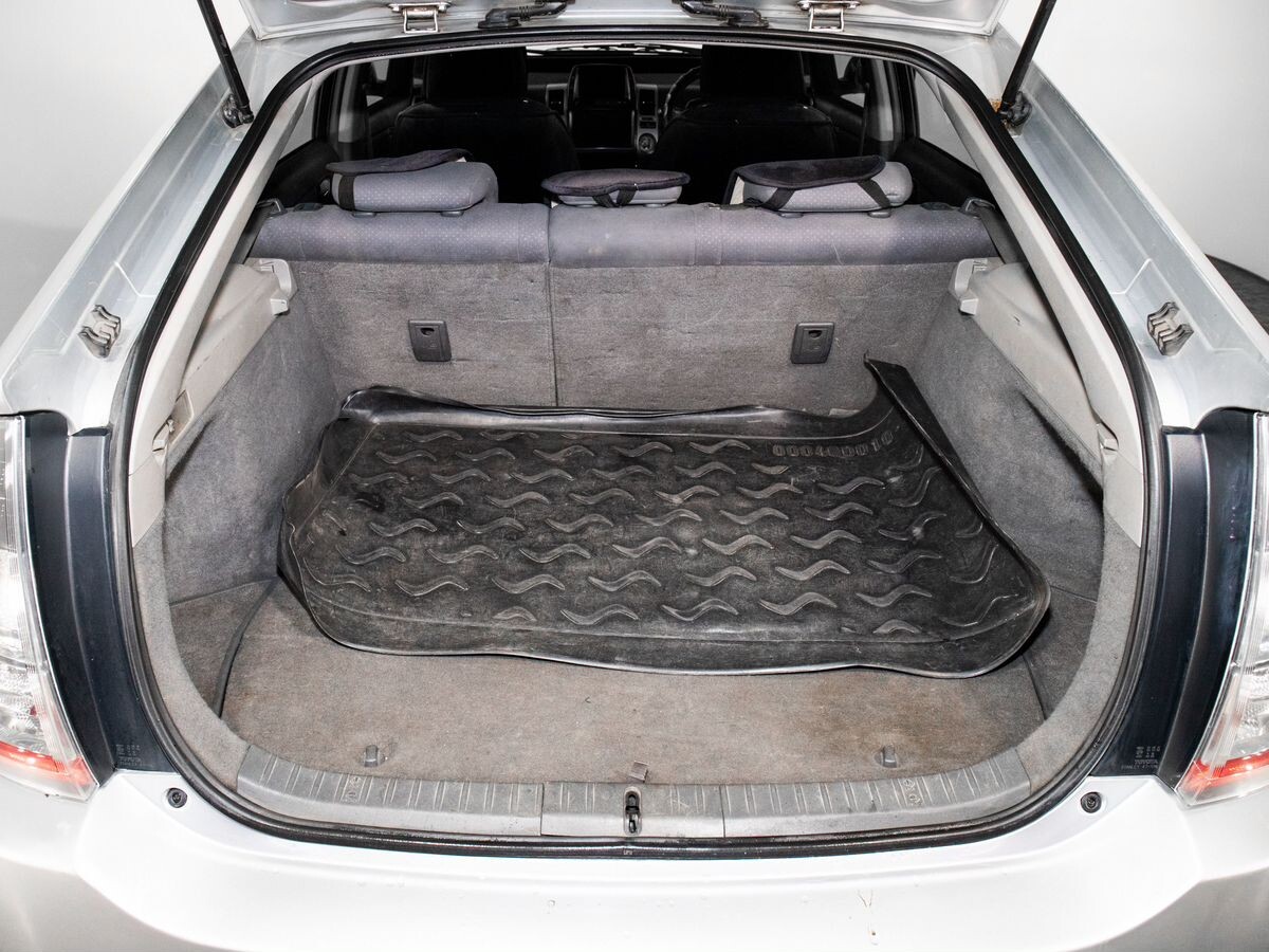 Toyota Prius 2011 - фото автомобиля