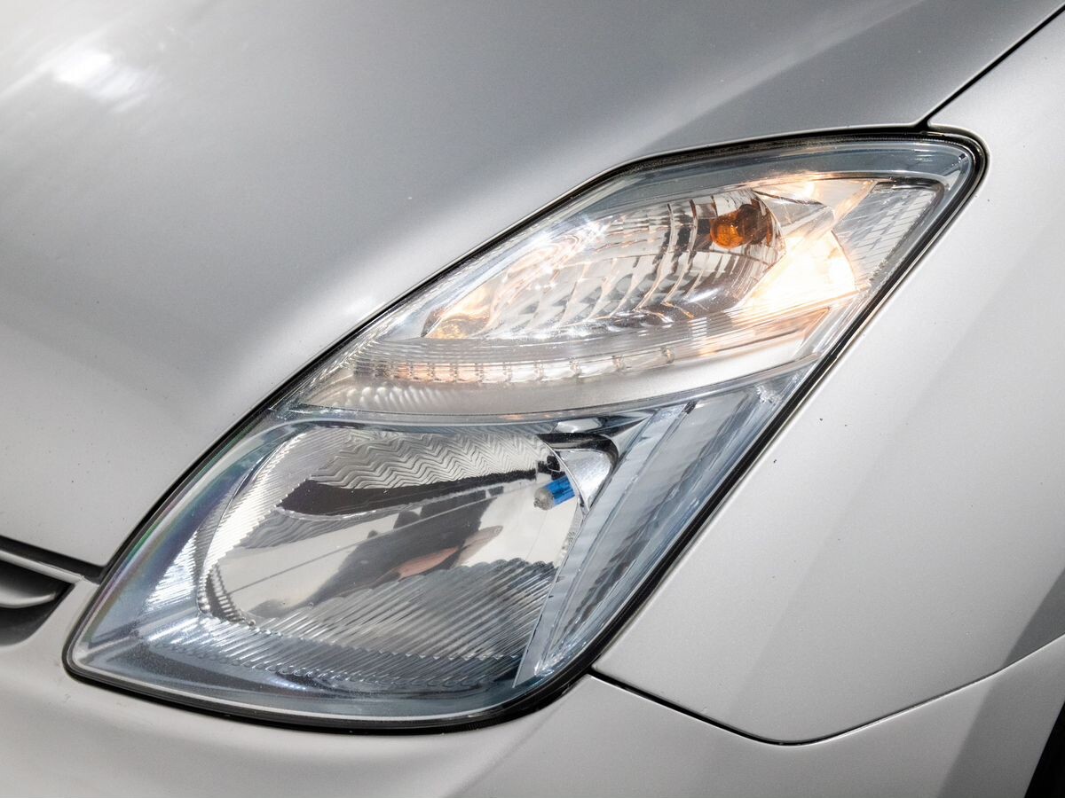 Toyota Prius 2011 - фото автомобиля