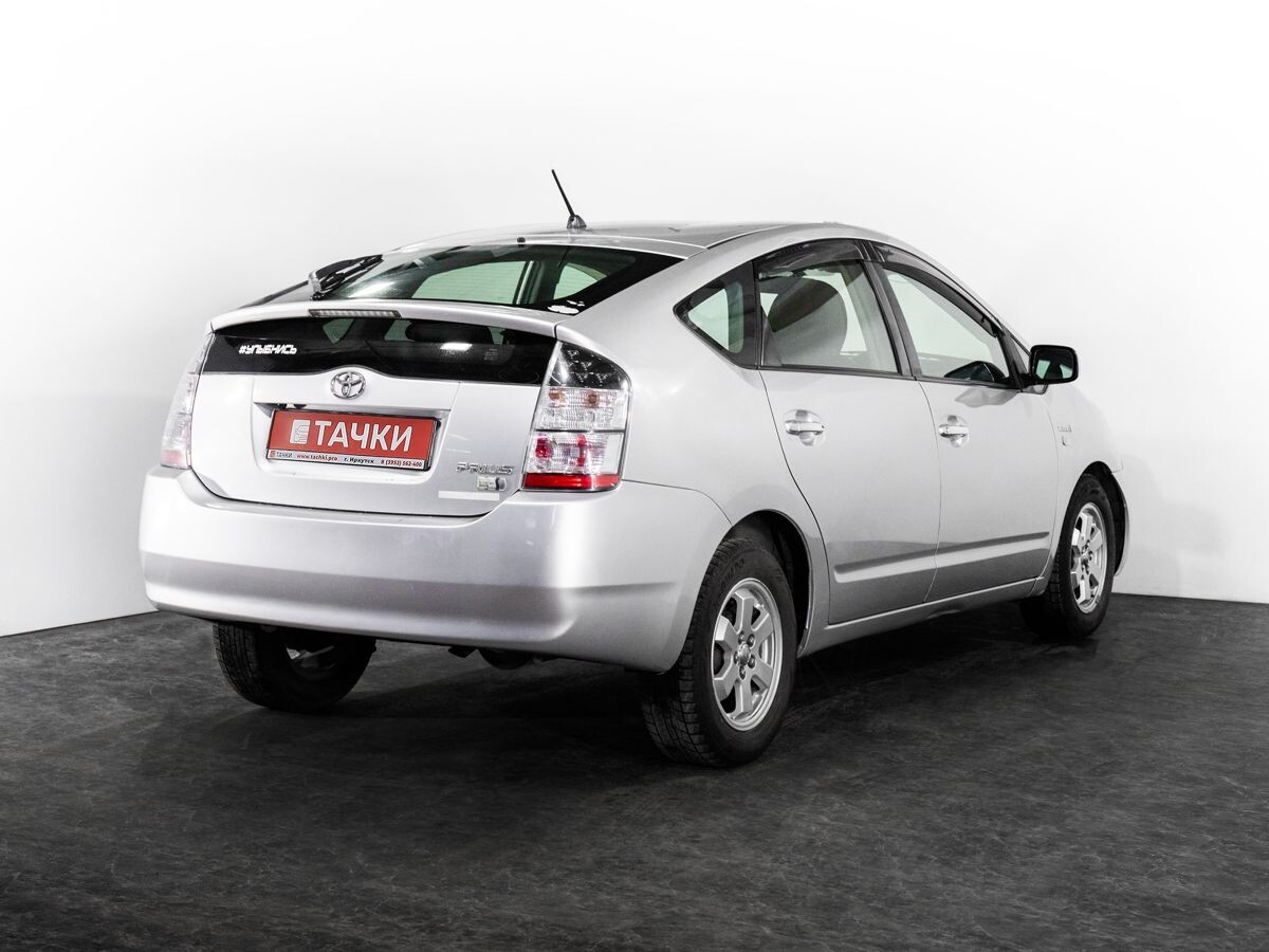 Toyota Prius 2011 - фото автомобиля