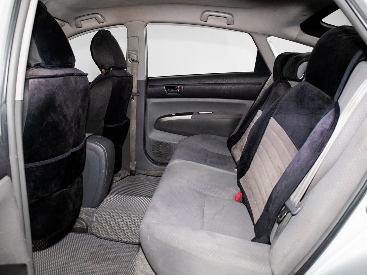 Toyota Prius 2011 - фото автомобиля