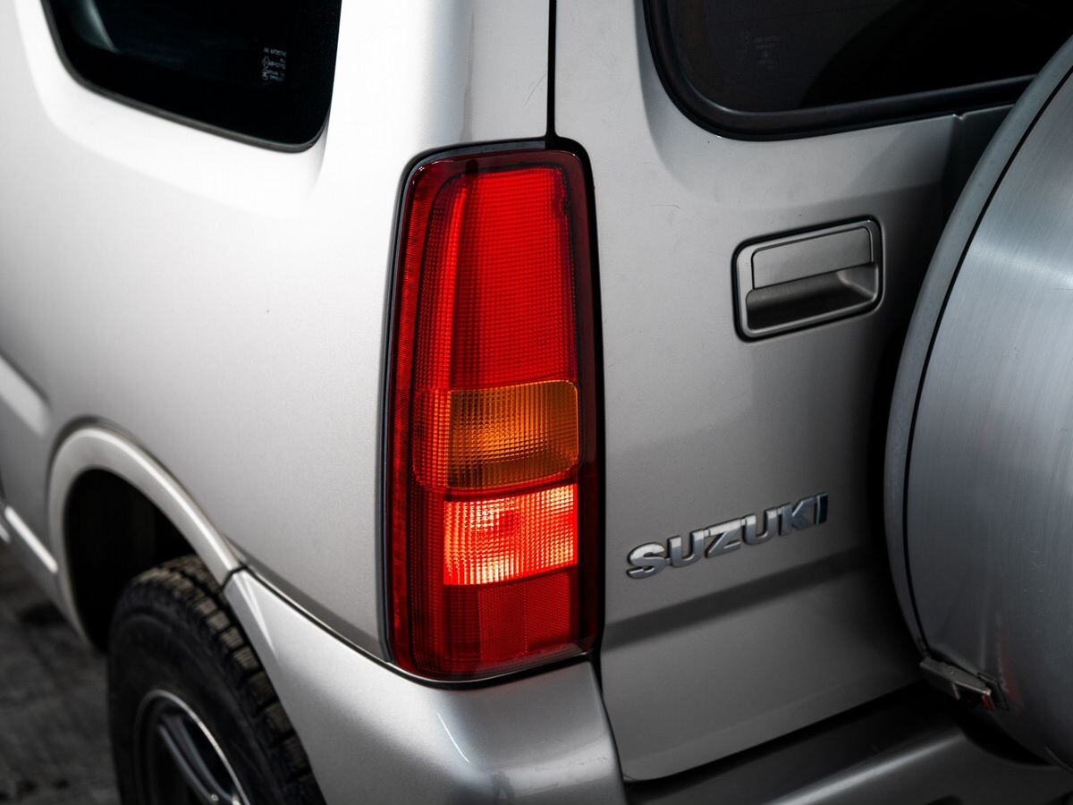 Suzuki Jimny 2016 - фото автомобиля