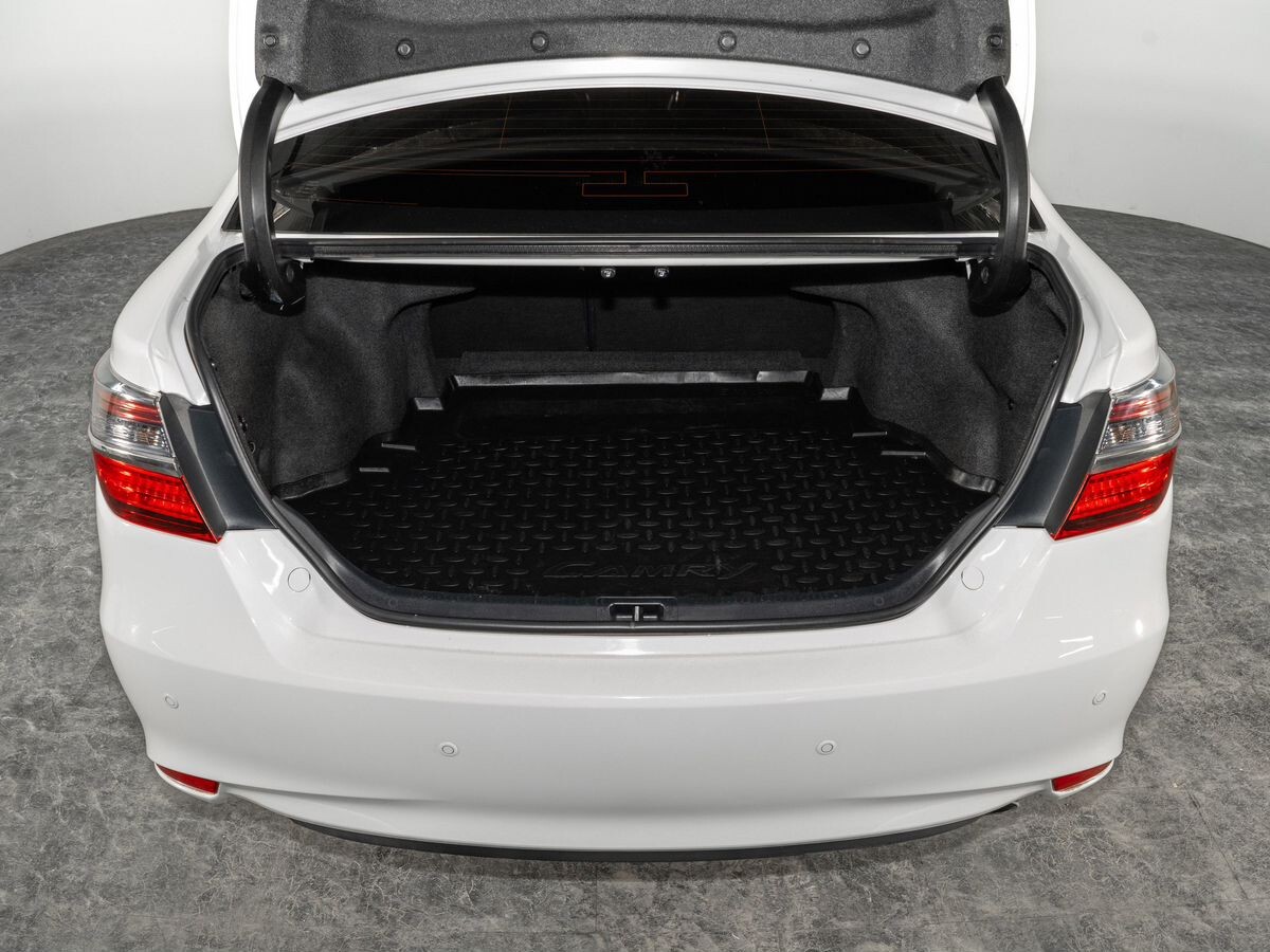 Toyota Camry 2014 - фото автомобиля