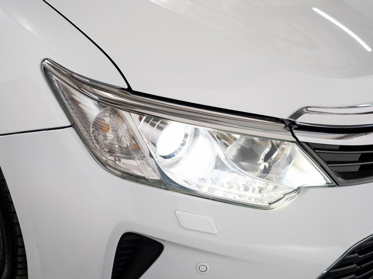 Toyota Camry 2014 - фото автомобиля