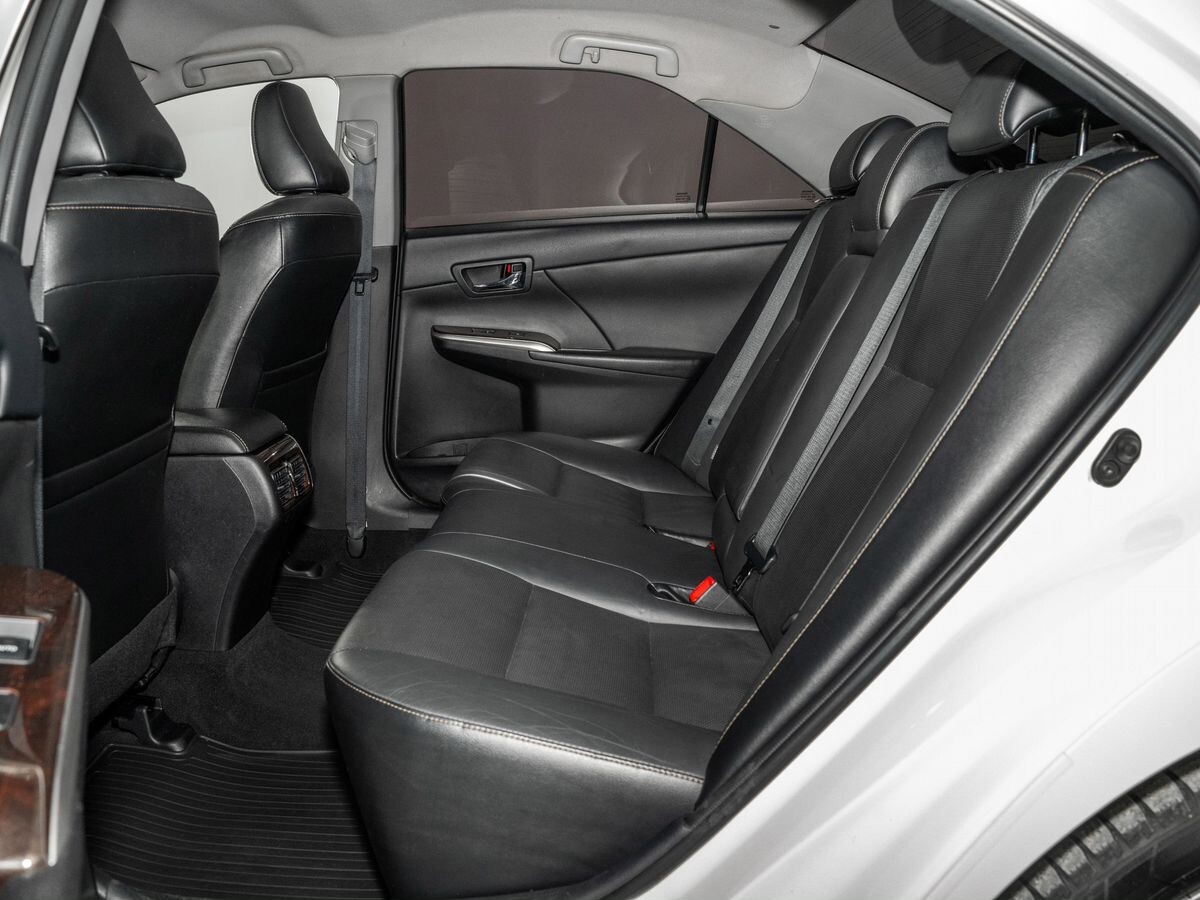 Toyota Camry 2014 - фото автомобиля