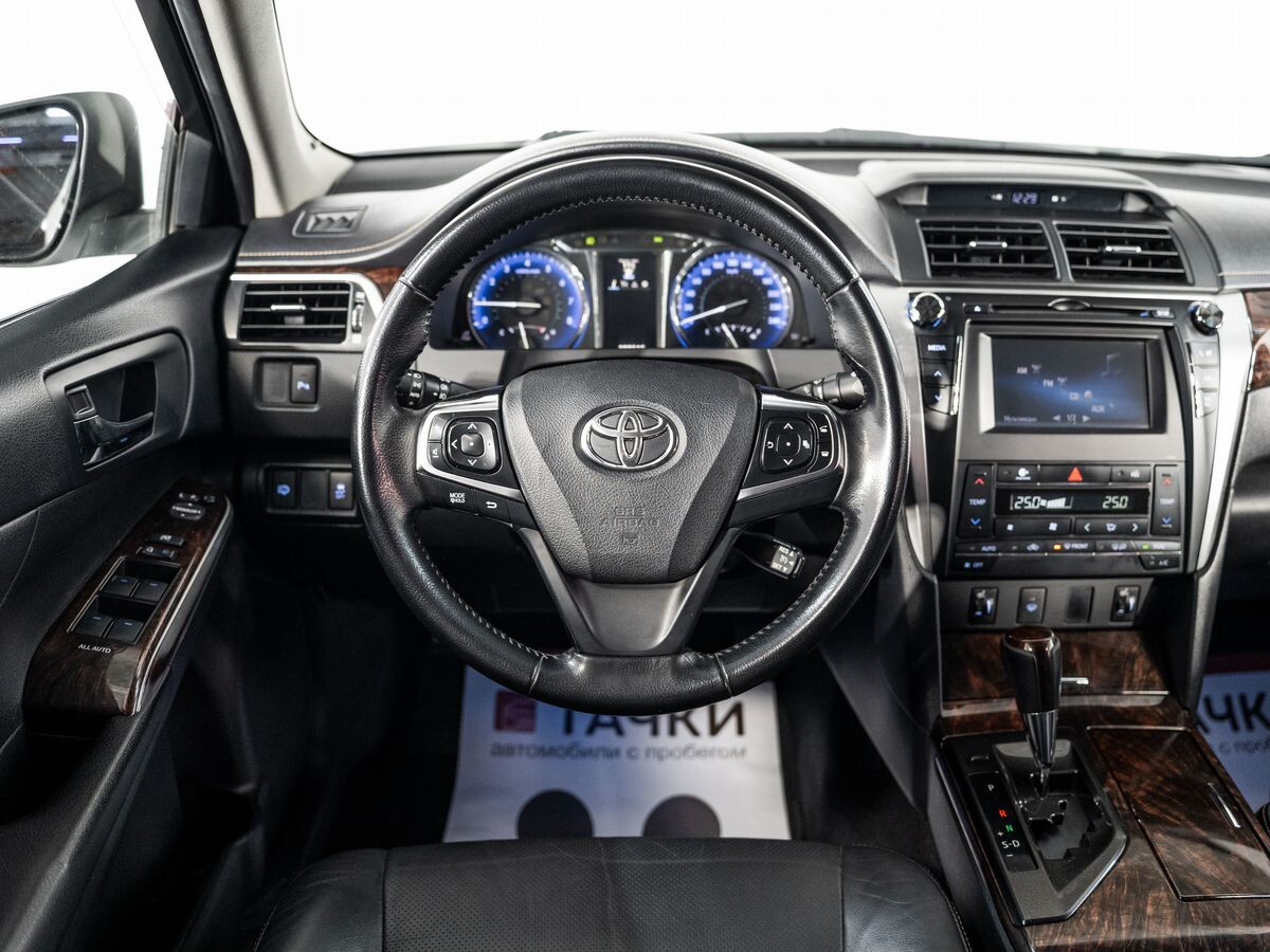 Toyota Camry 2014 - фото автомобиля
