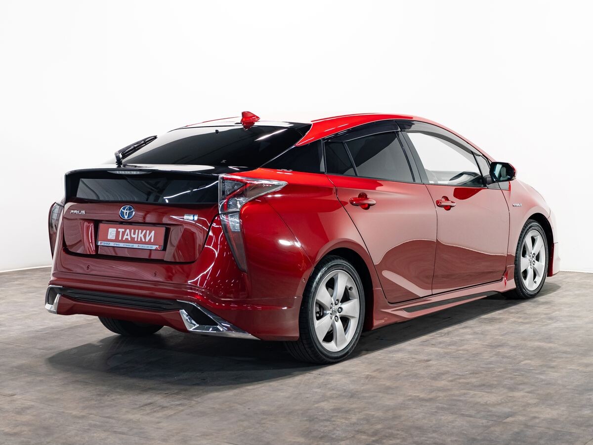 Toyota Prius 2018 - фото автомобиля