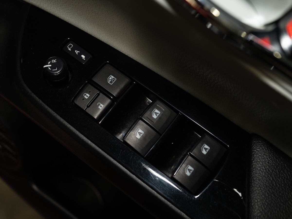 Toyota Prius 2018 - фото автомобиля