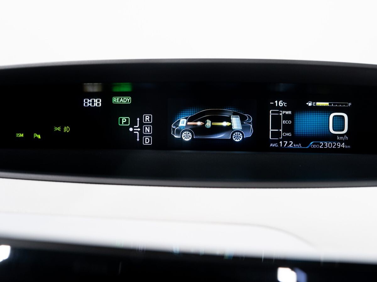 Toyota Prius 2018 - фото автомобиля