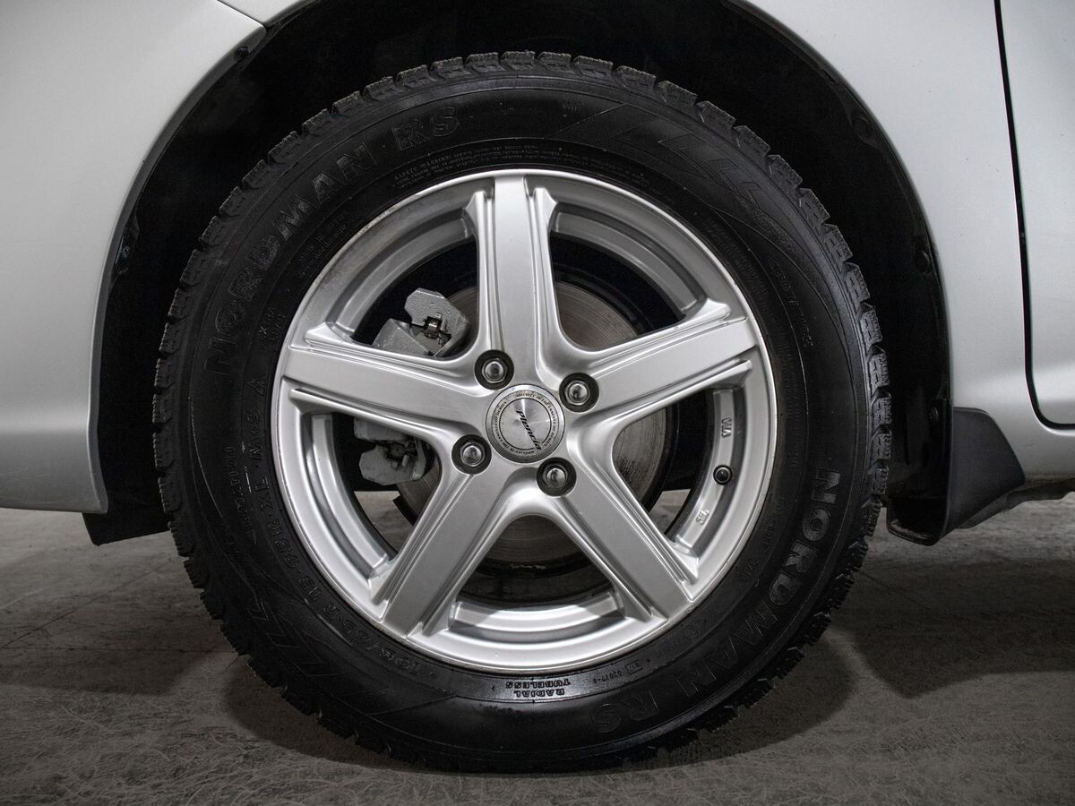 Toyota Corolla 2015 - фото автомобиля