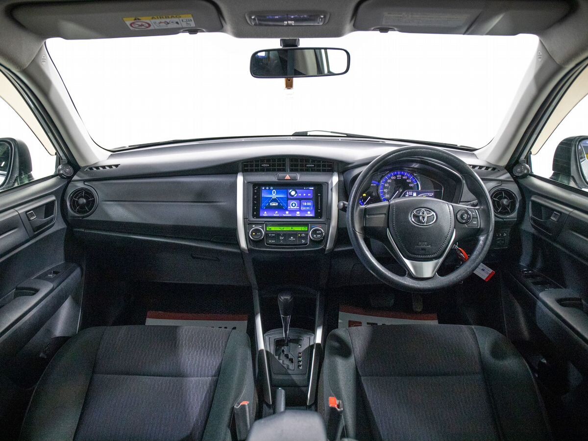 Toyota Corolla 2015 - фото автомобиля