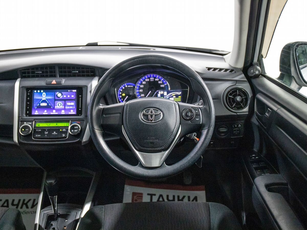 Toyota Corolla 2015 - фото автомобиля