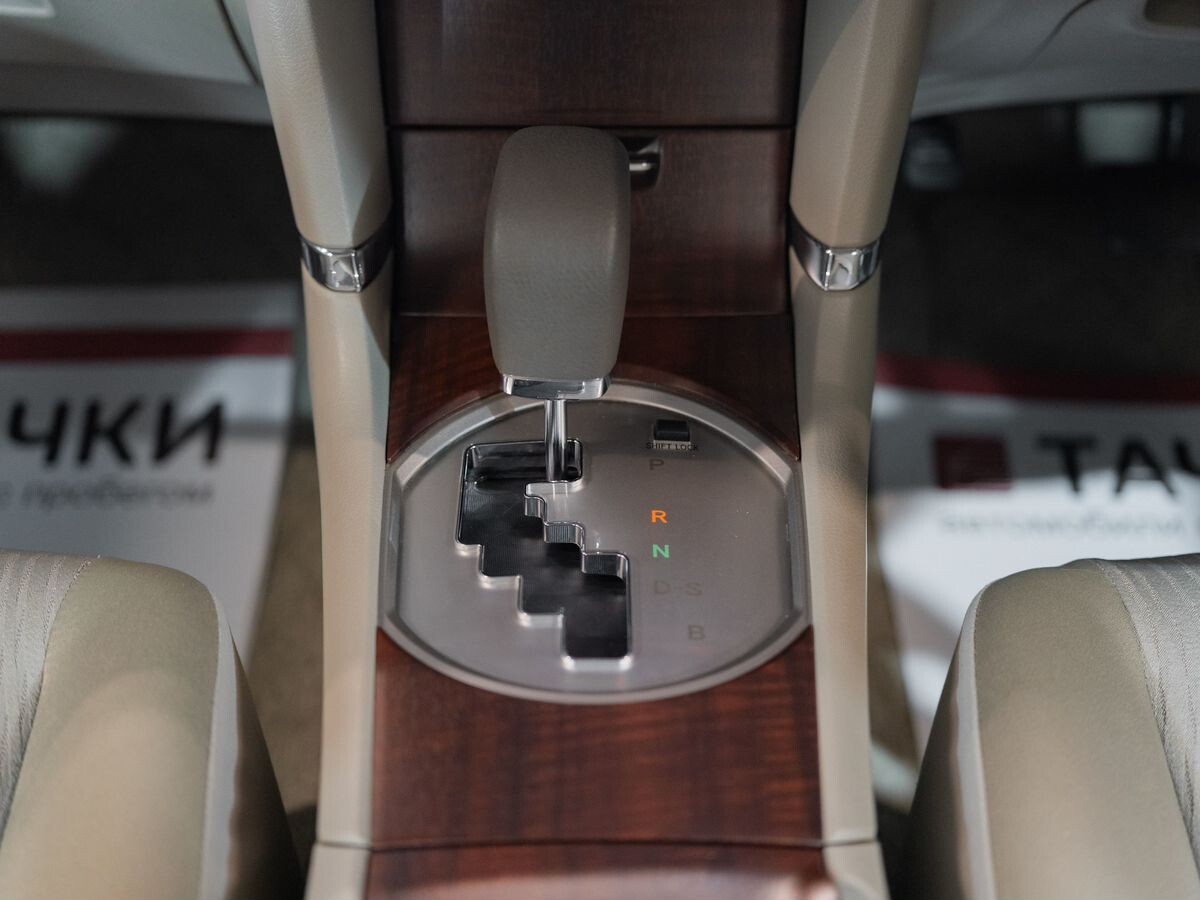 Toyota Premio 2010 - фото автомобиля