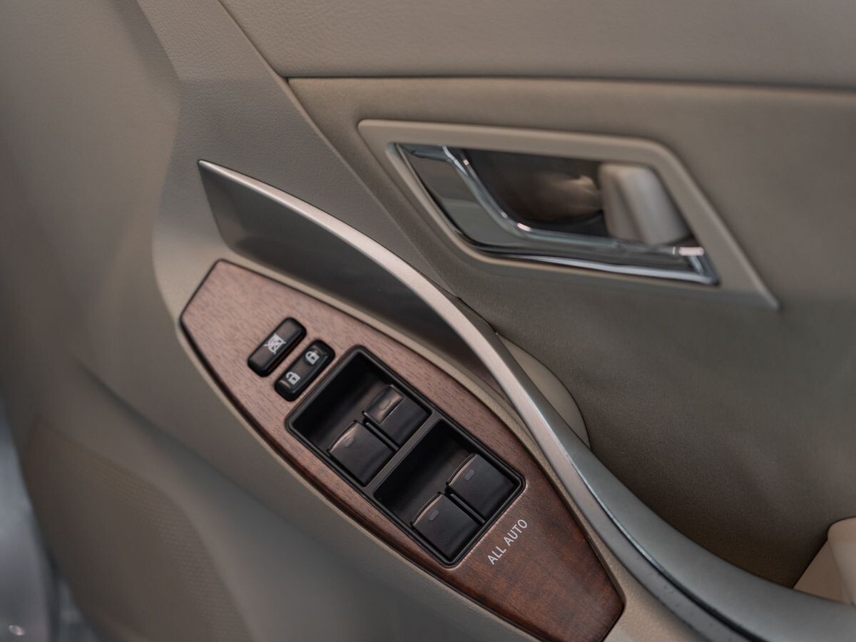 Toyota Premio 2010 - фото автомобиля