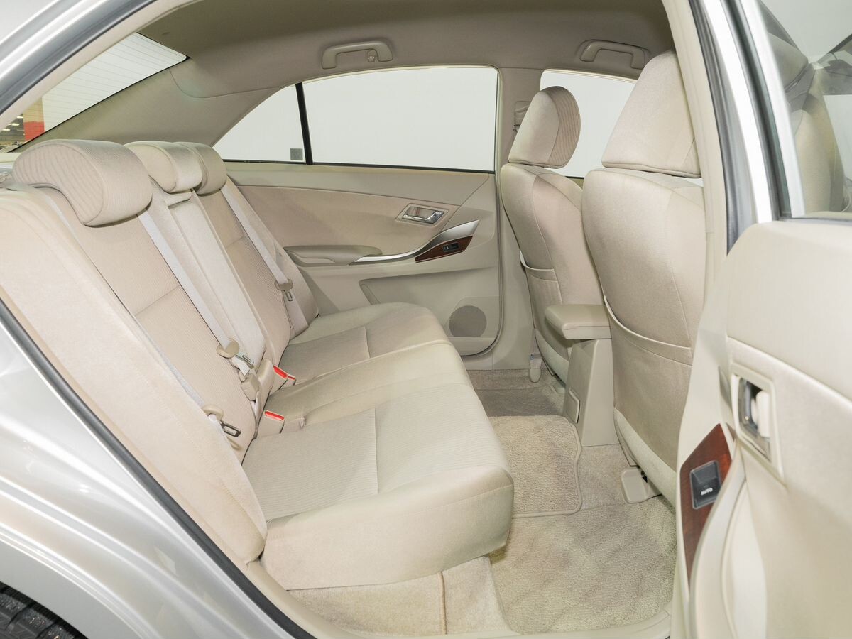 Toyota Premio 2010 - фото автомобиля