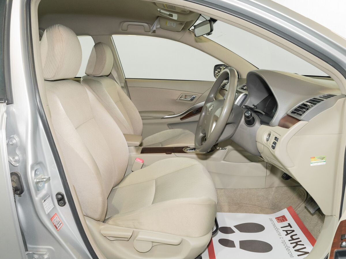 Toyota Premio 2010 - фото автомобиля