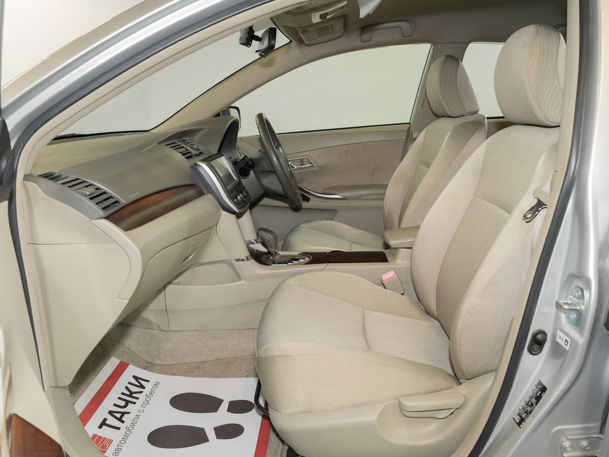 Toyota Premio 2010 - фото автомобиля