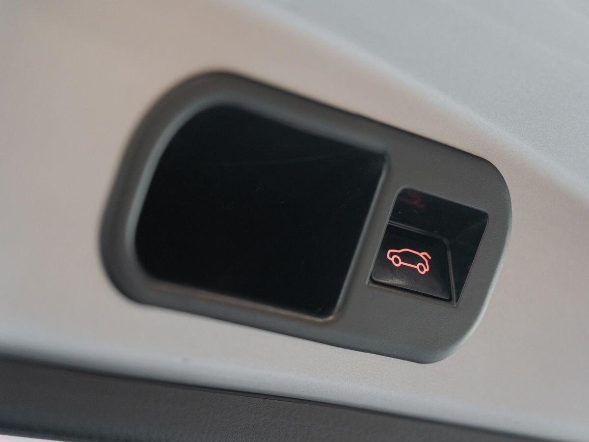 Toyota C-HR 2017 - фото автомобиля