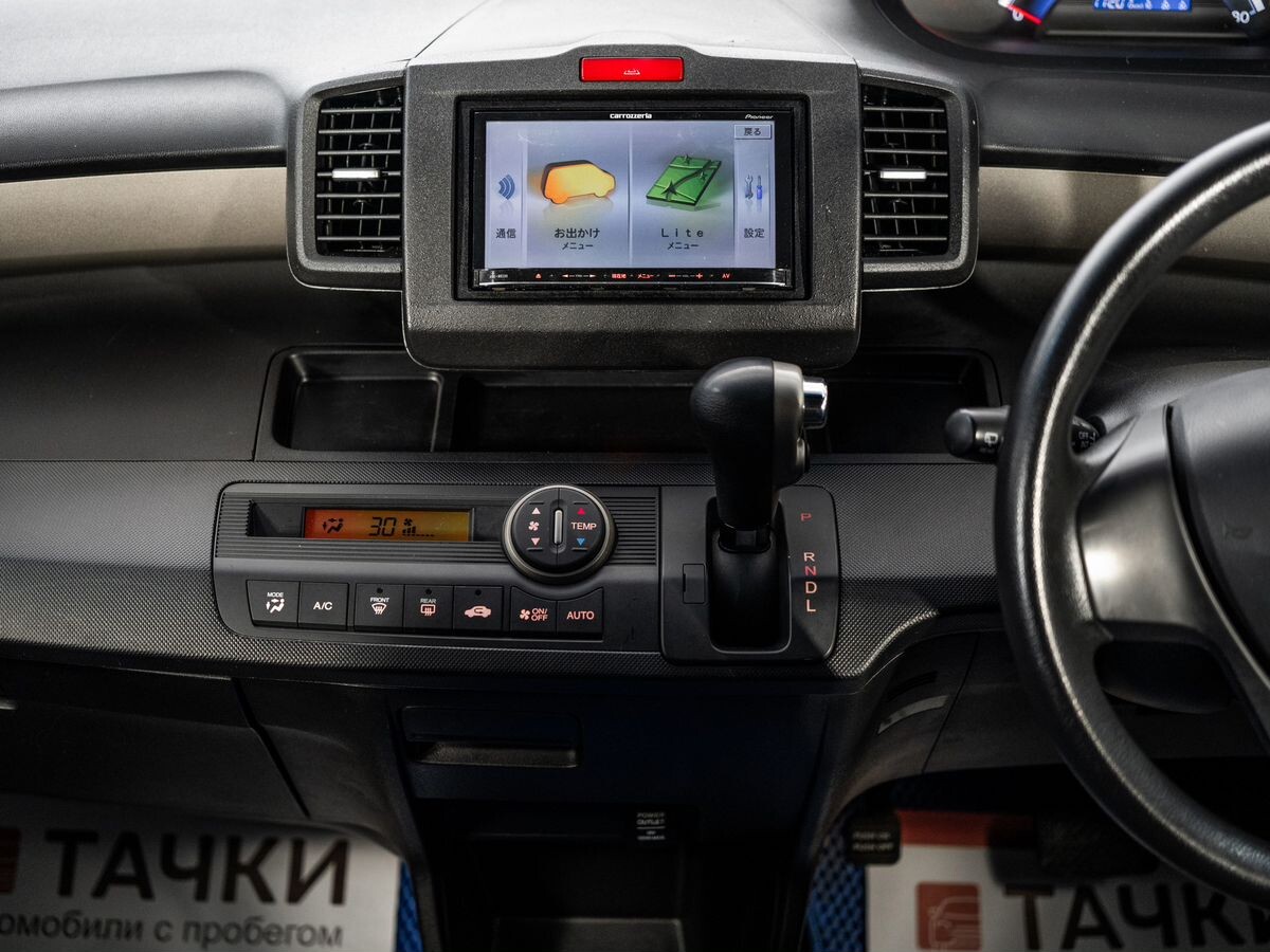 Honda Freed 2011 - фото автомобиля