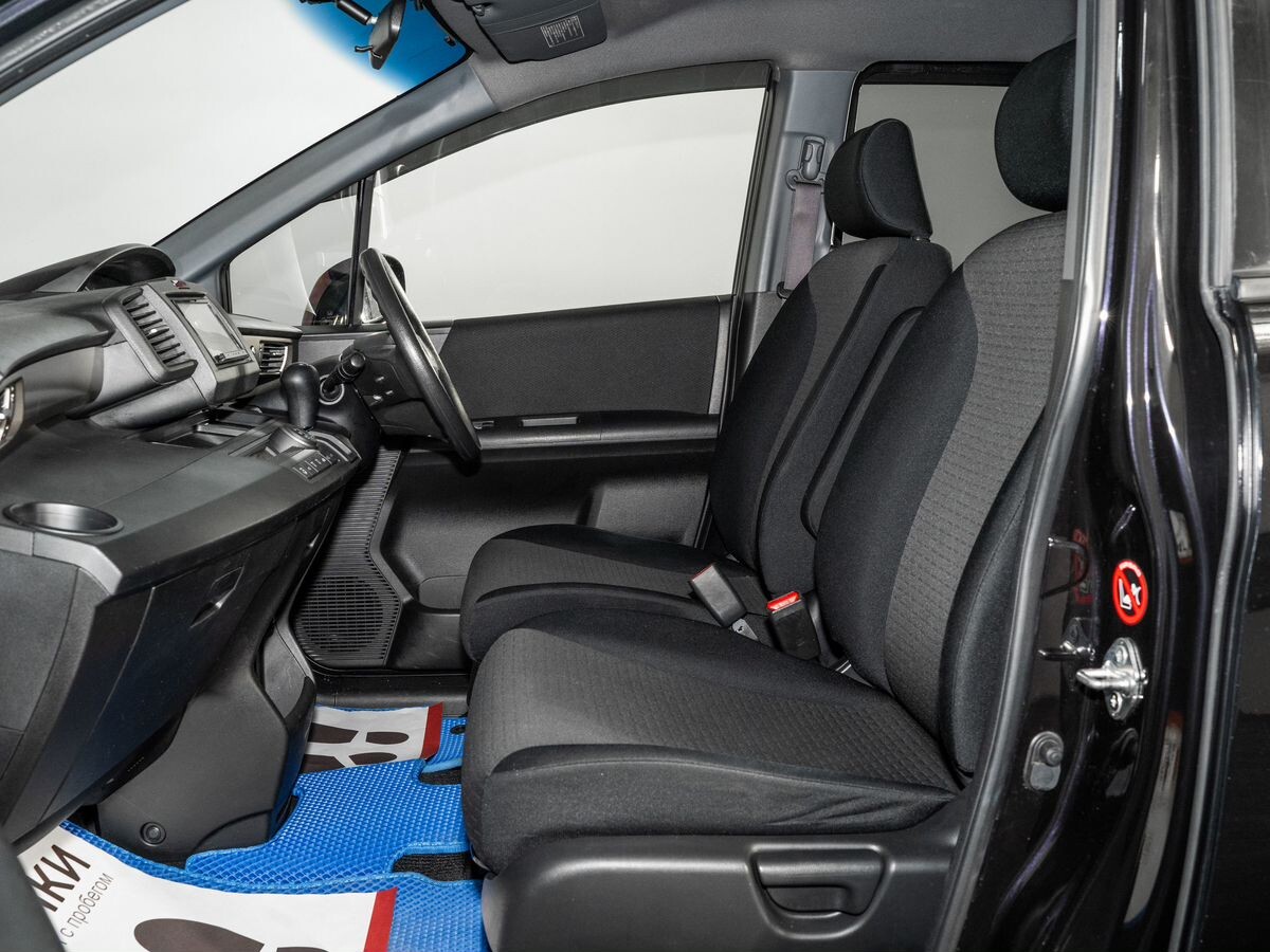 Honda Freed 2011 - фото автомобиля