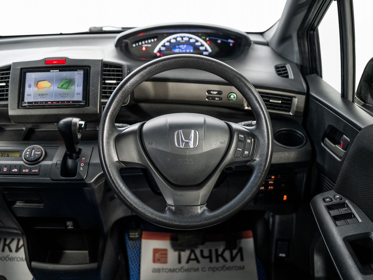 Honda Freed 2011 - фото автомобиля