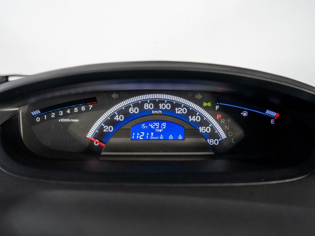 Honda Freed 2011 - фото автомобиля