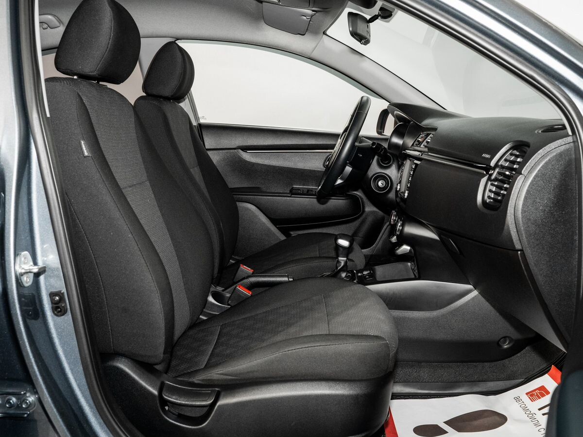 Kia Rio 2020 - фото автомобиля