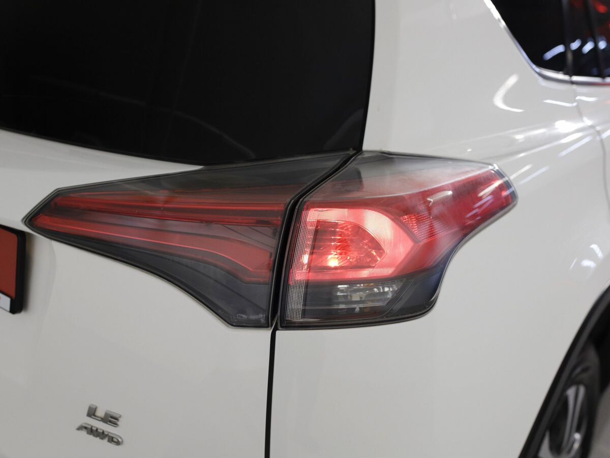 Toyota RAV4 2017 - фото автомобиля