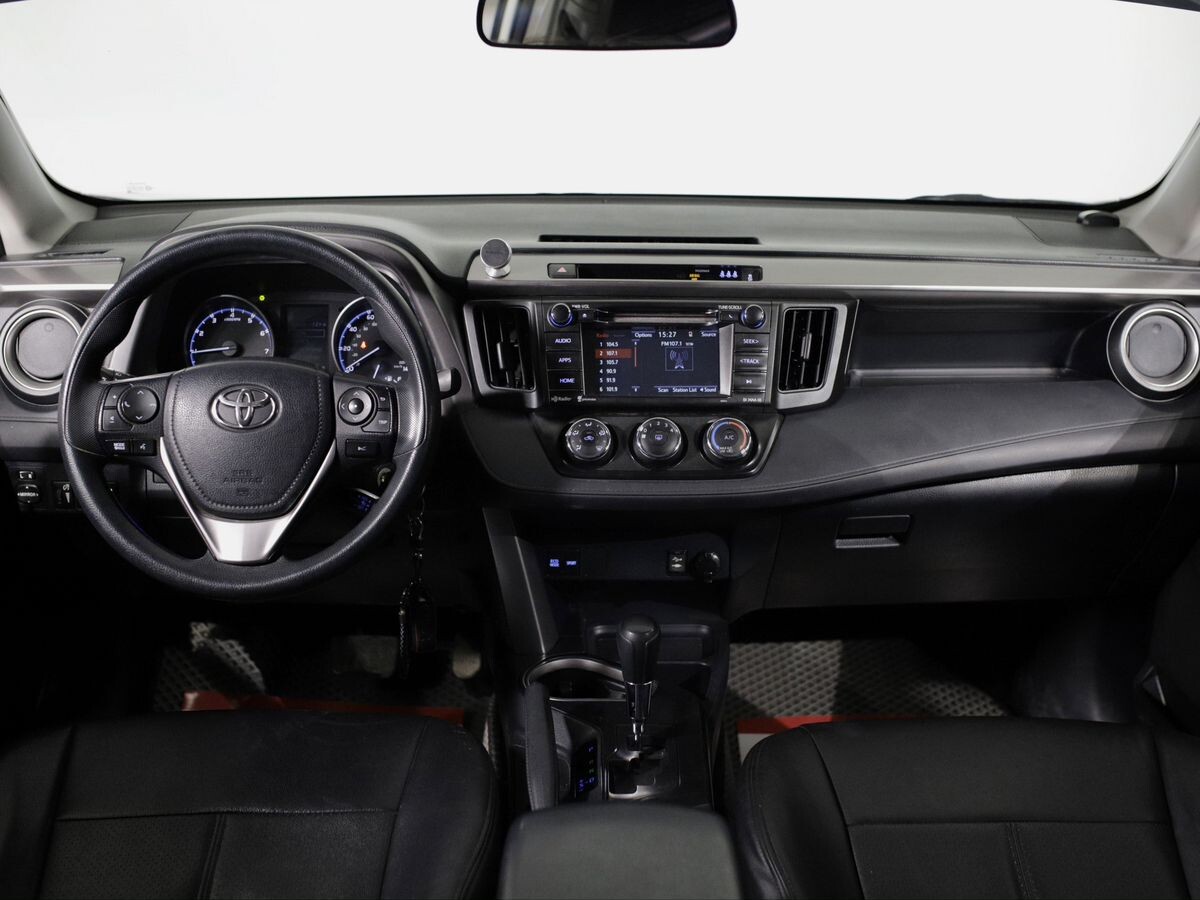 Toyota RAV4 2017 - фото автомобиля