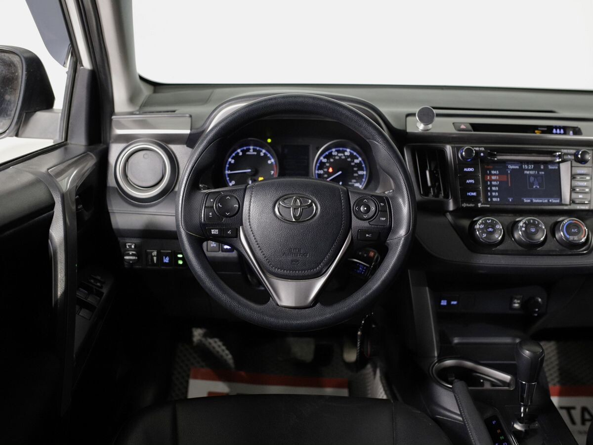 Toyota RAV4 2017 - фото автомобиля