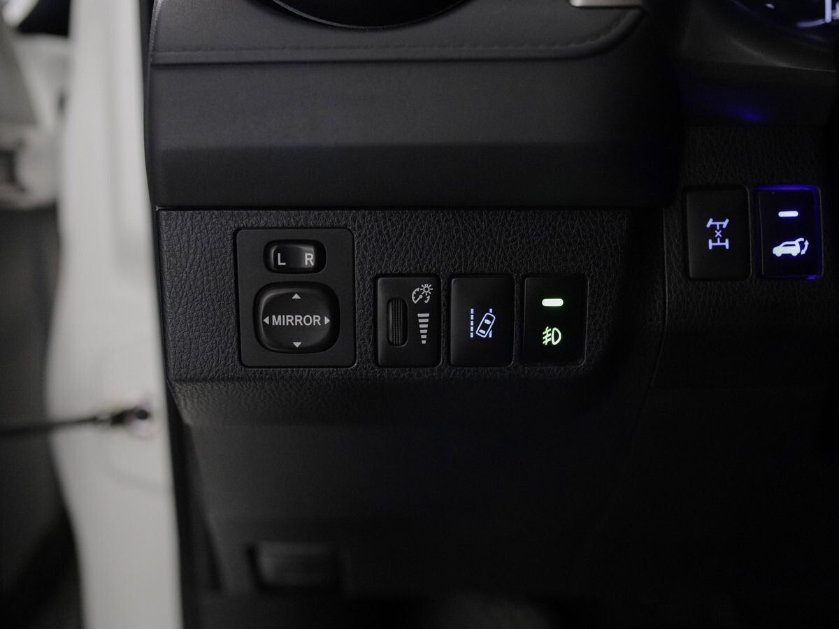 Toyota RAV4 2017 - фото автомобиля