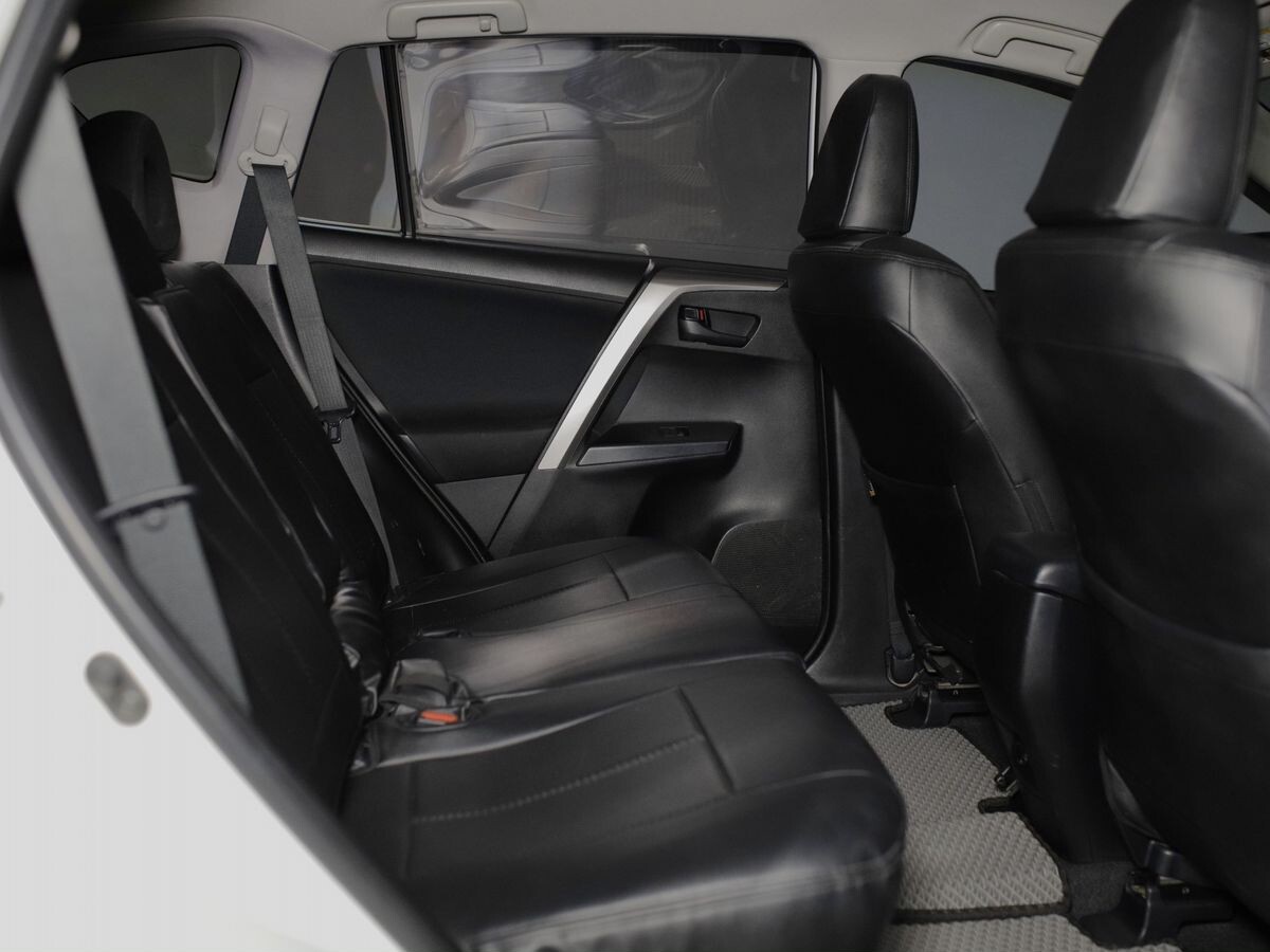 Toyota RAV4 2017 - фото автомобиля