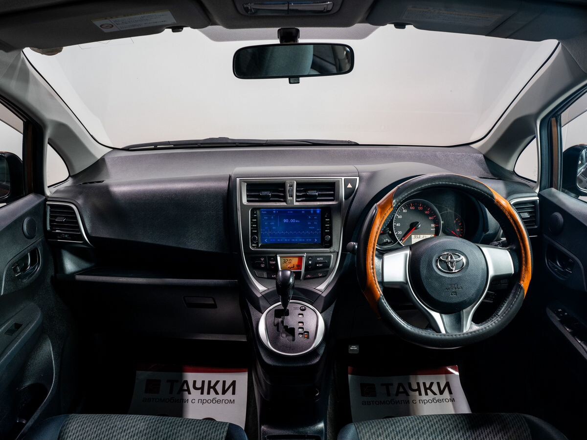 Toyota Ractis 2011 - фото автомобиля