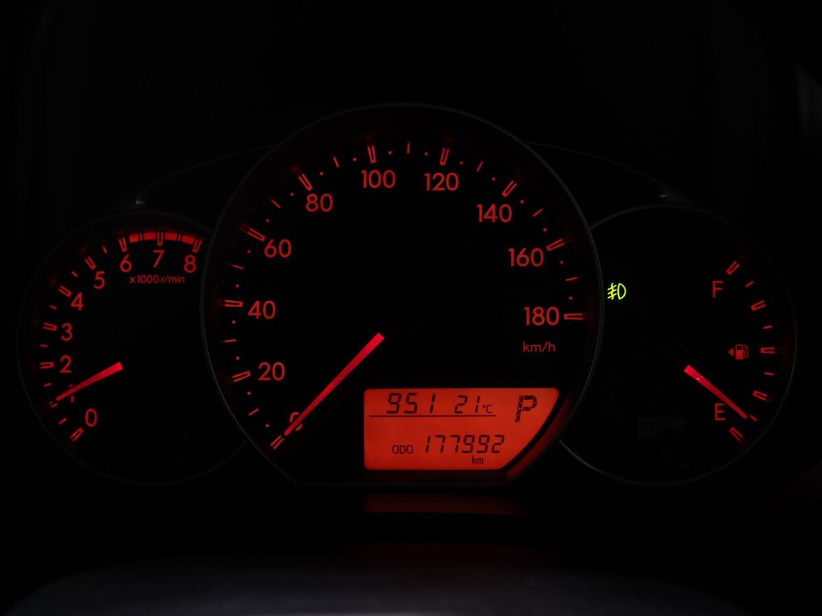 Toyota Ractis 2011 - фото автомобиля