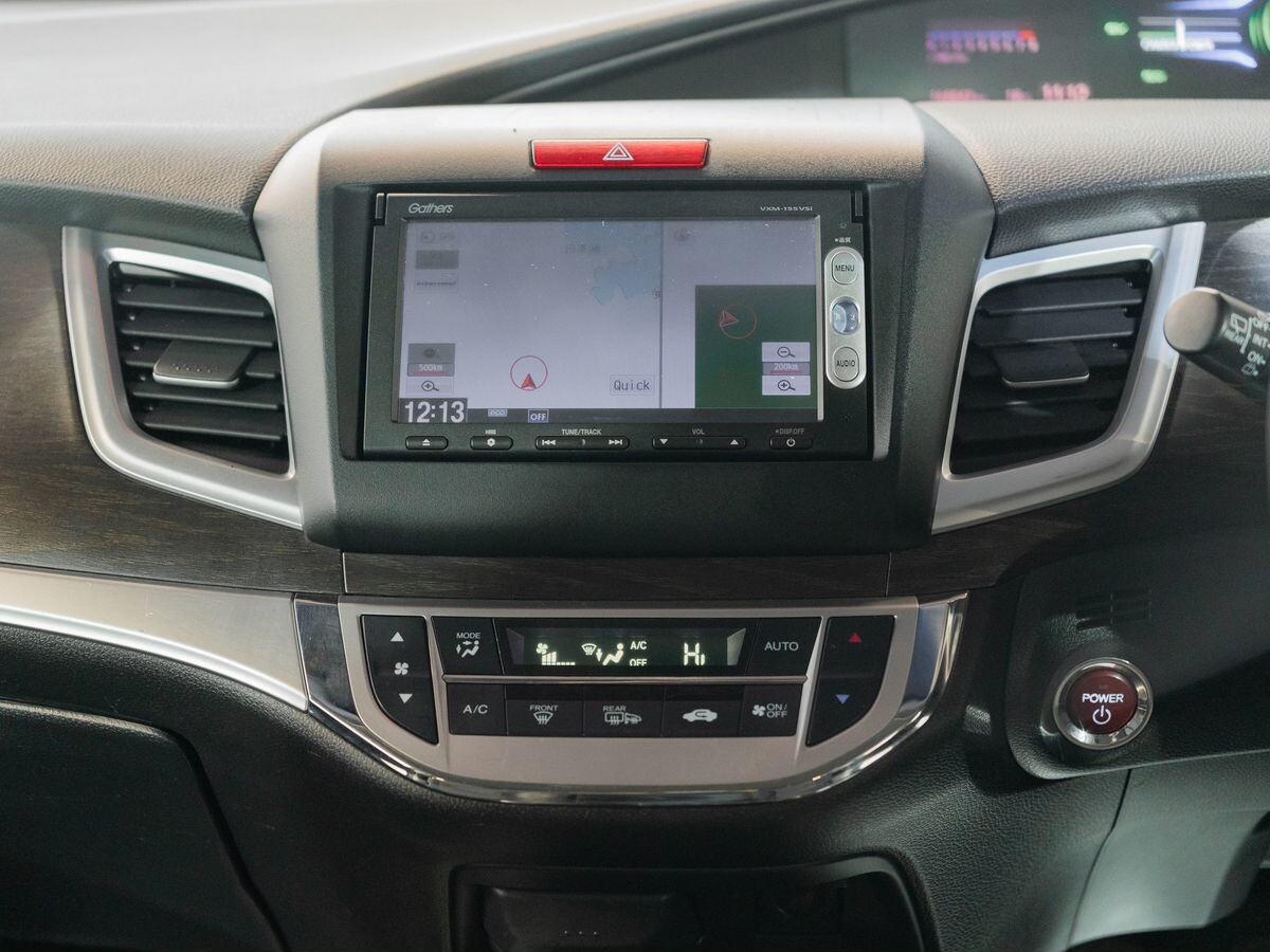 Honda Jade 2015 - фото автомобиля