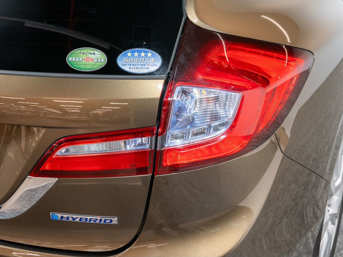 Honda Jade 2015 - фото автомобиля