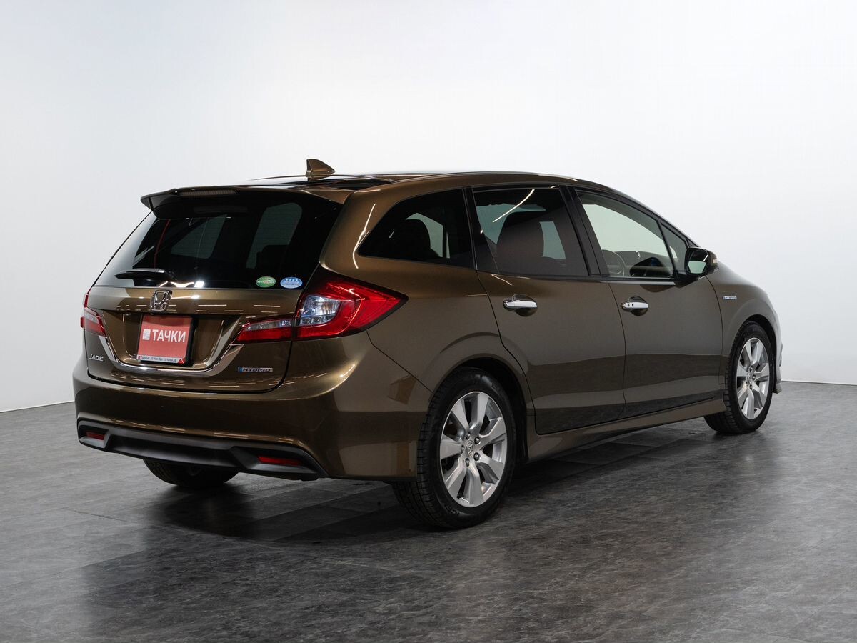 Honda Jade 2015 - фото автомобиля