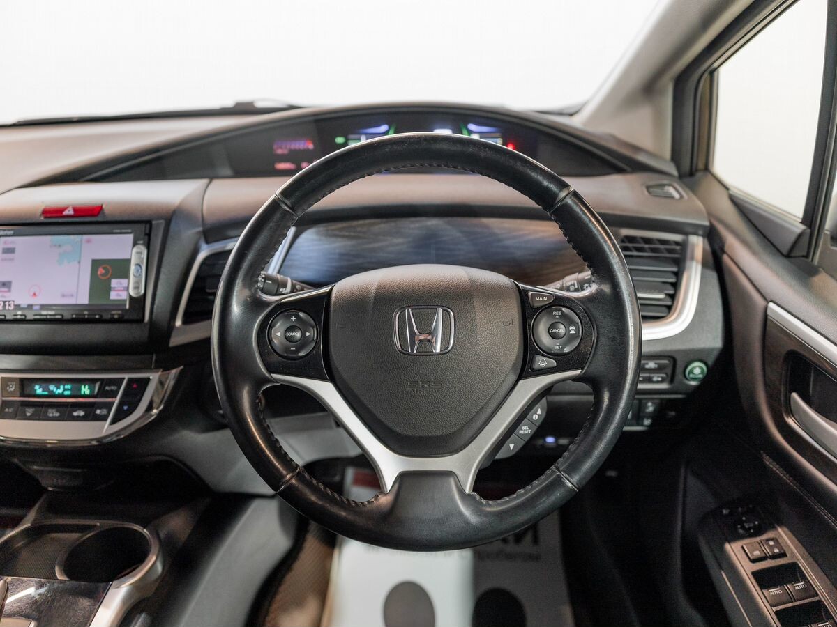 Honda Jade 2015 - фото автомобиля