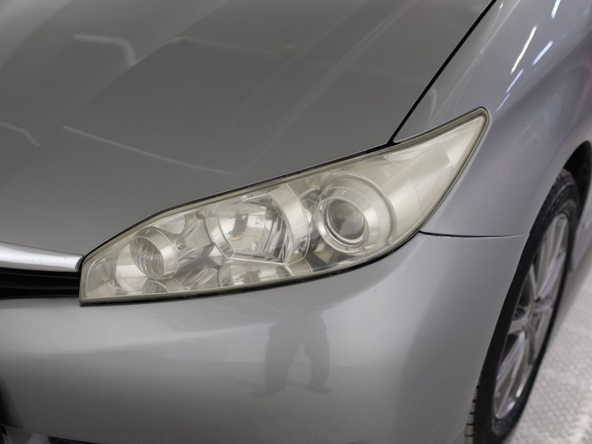 Toyota Wish 2009 - фото автомобиля